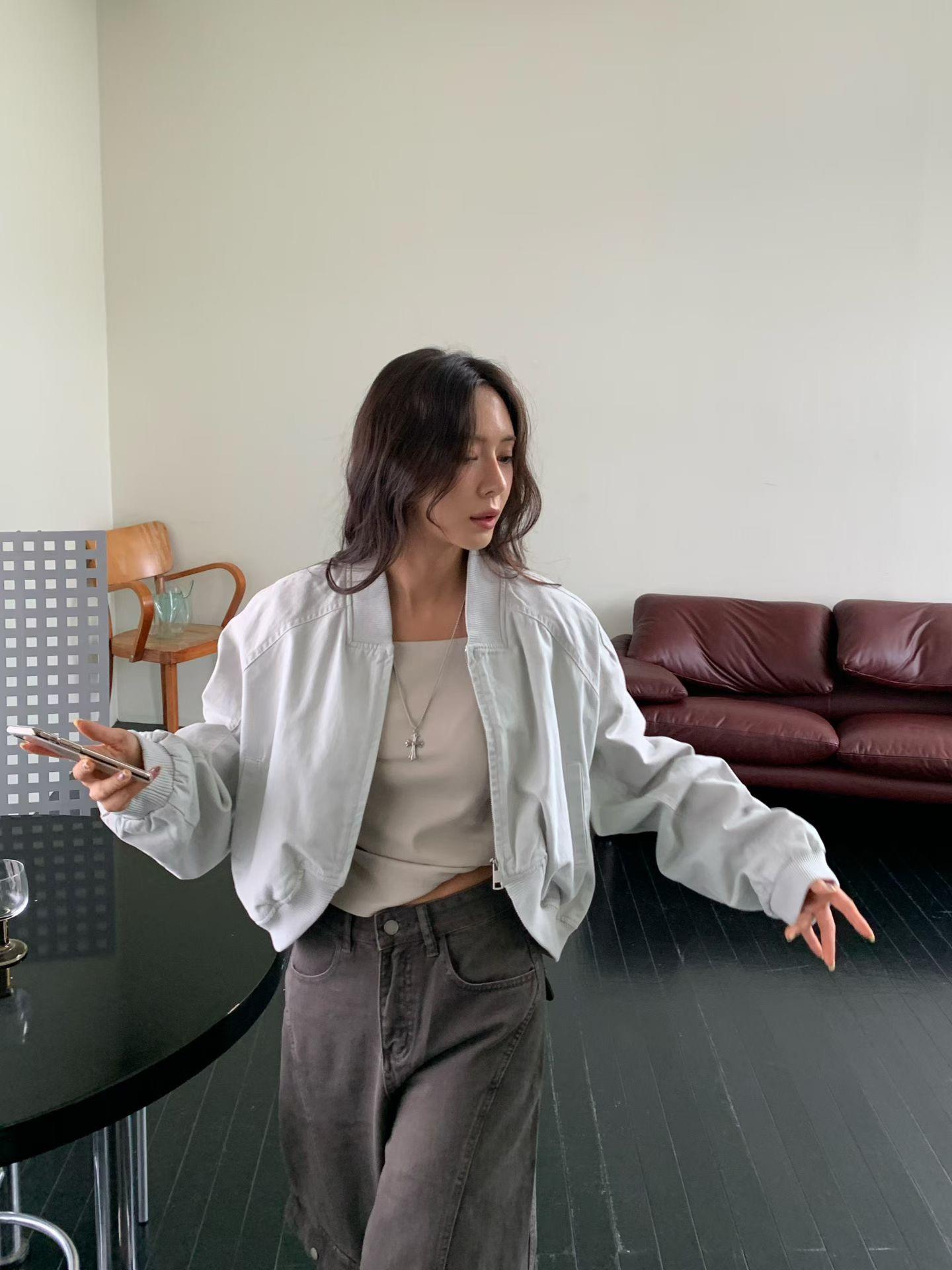 弧形下擺飛行外套